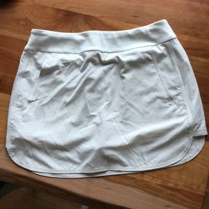 Vineyard Vines Skort. Cream colored. Never worn